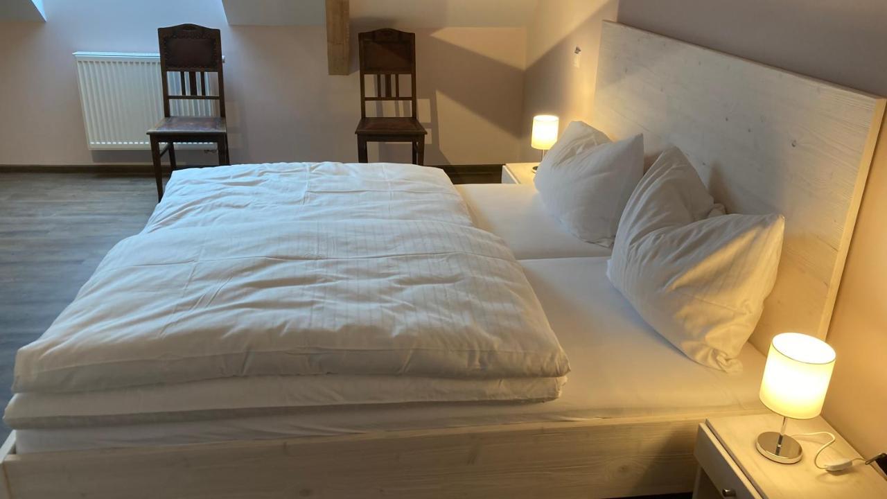 Buergerhausloewen Hotel ฟิลลิปป์บวร์ก ภายนอก รูปภาพ